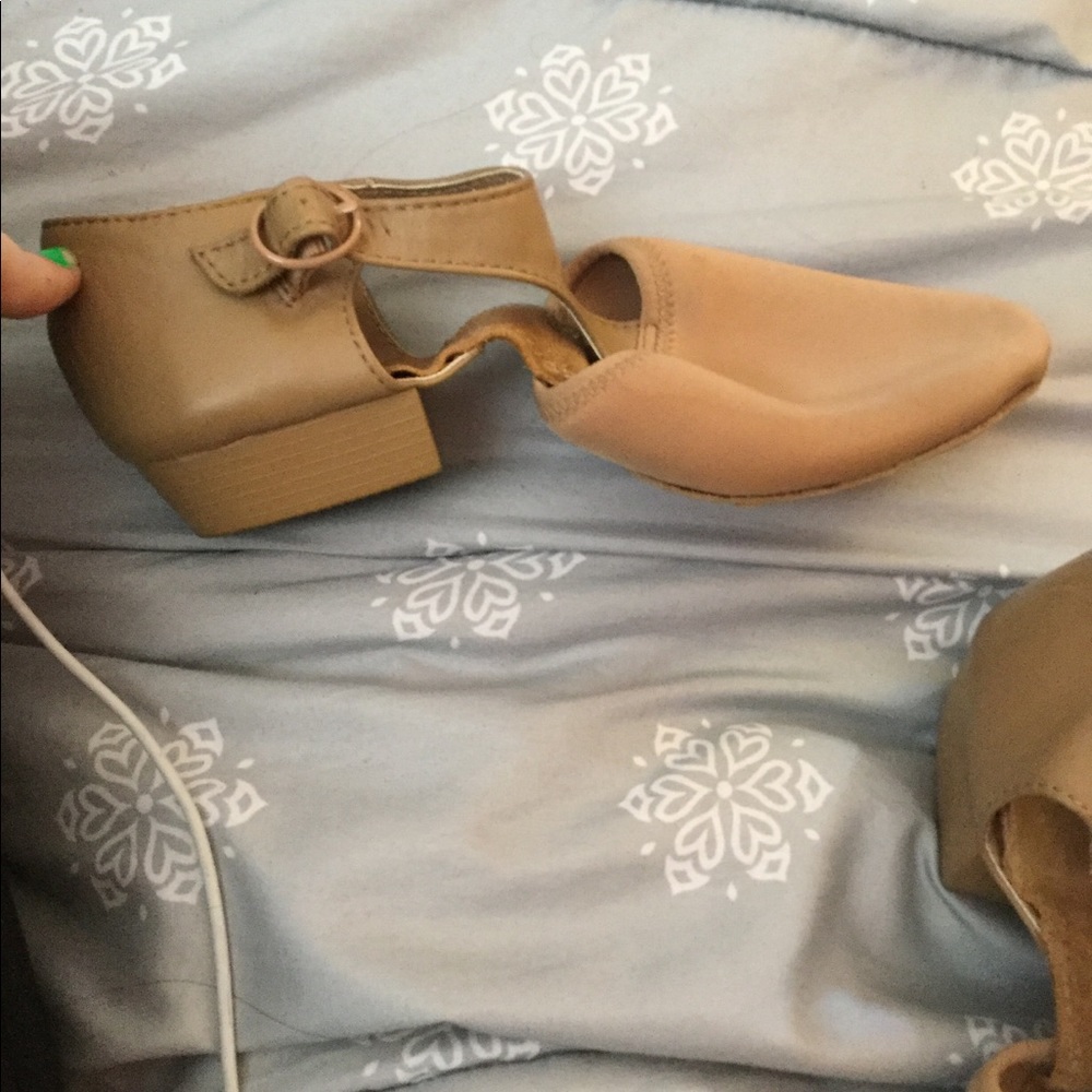 Dance Shoes - Picture 3 of 8